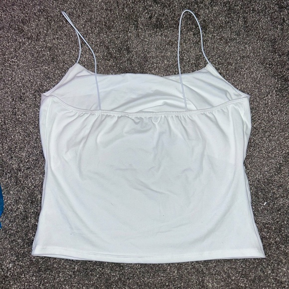 White spaghetti strap cropped tank top - Picture 1 of 3